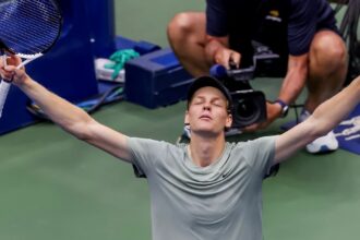 Jannik Sinner venció a Draper bajo el calor agobiante de Nueva York y se convirtió en el primer italiano de la historia en llegar a la final del US Open