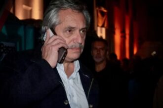 la-polemica-por-el-celular-de-alberto-fernandez:-el-pide-que-la-justicia-se-lo-devuelva-pero-la-abogada-de-fabiola-yanez-quiere-chequear-los-chats-entre-ellos