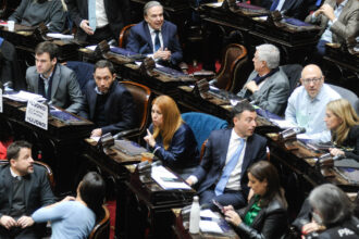 presion-a-gobernadores,-viajes-suspendidos,-poroteos-inciertos:-las-horas-“freneticas”-antes-de-la-sesion-en-diputados-para-revertir-el-veto-de-javier-milei