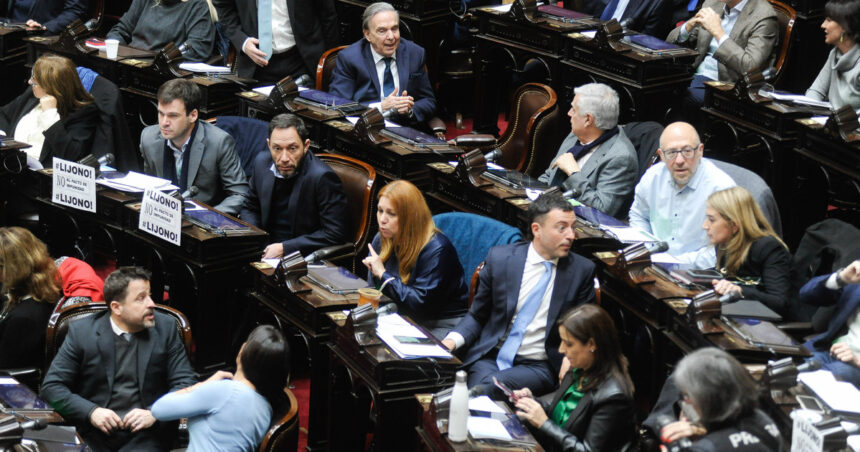 presion-a-gobernadores,-viajes-suspendidos,-poroteos-inciertos:-las-horas-“freneticas”-antes-de-la-sesion-en-diputados-para-revertir-el-veto-de-javier-milei