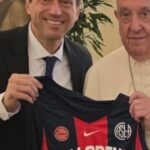 la-visita-de-la-dirigencia-de-san-lorenzo-al-papa-francisco:-regalo-especial-historico-y-bendicion-para-que-el-nuevo-estadio-en-boedo-lleve-su-nombre