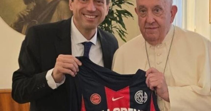 la-visita-de-la-dirigencia-de-san-lorenzo-al-papa-francisco:-regalo-especial-historico-y-bendicion-para-que-el-nuevo-estadio-en-boedo-lleve-su-nombre