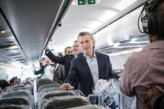 mauricio-macri-reclamo-el-“desarme-urgente”-de-aerolineas-argentinas:-dio-tres-propuestas-para-privatizarla-o-cerrarla