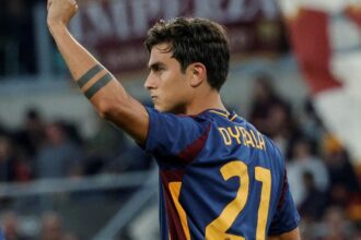 Dybala metió un gol para Roma, que ganó pero no pudo apagar el incendio y la “huelga” que desencadenó el despido de De Rossi