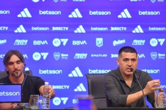 Riquelme y Martínez se reunieron durante más de dos horas: las tres razones por las que Román no echó al DT de Boca