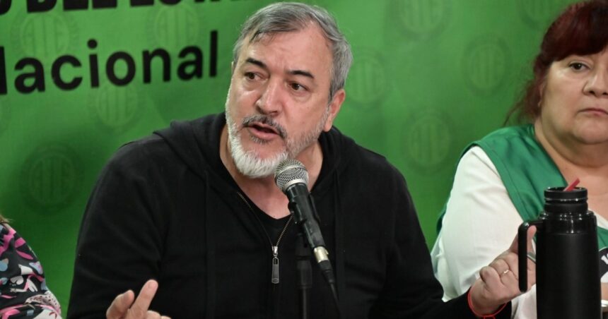 los-estatales-lanzan-un-paro-para-este-jueves-y-rodolfo-aguiar,-el-sindicalista-de-ate-denunciado-por-el-gobierno,-llamo-a-“seguir golpeandolo”