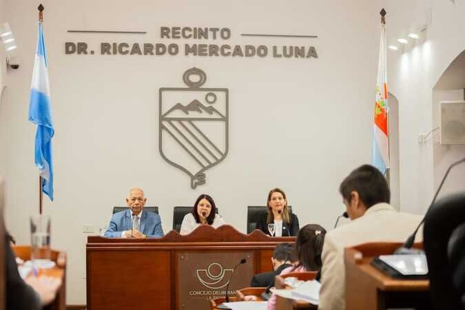 el-concejo-deliberante-sesiono-en-el-recinto-“dr.-ricardo-mercado-luna”