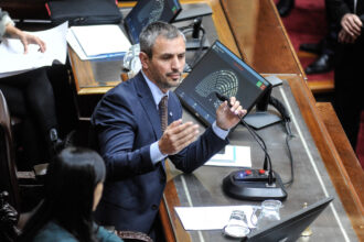 diputados:-el-oficialismo-dilata-una-semana-el-debate-del-presupuesto-para-sancionar-la-reforma-electoral