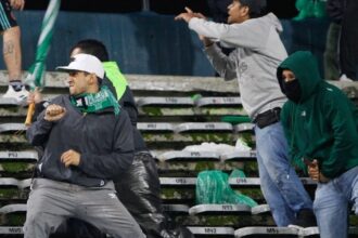 Violencia salvaje en Colombia: más de 20 heridos tras una batalla a cuchillazo limpio entre las hinchadas Atlético Nacional y Junior