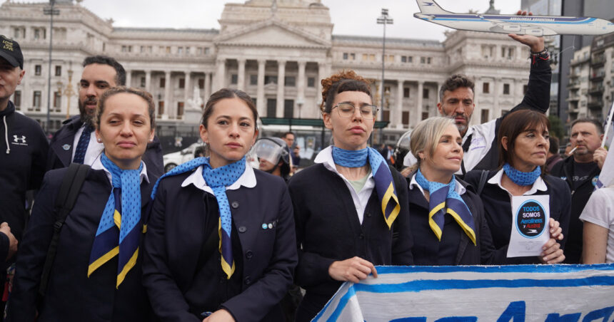 en-el-gobierno-dicen-que-si-el-congreso-no-privatiza-aerolineas-antes-de-fin-ano,-transferira-la-empresa-a-los-trabajadores