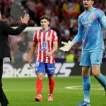 derbi-caliente-en-madrid:-courtois-le-festejo-el-gol-a-la-gente-del-atletico-y-explotaron-los-ultras