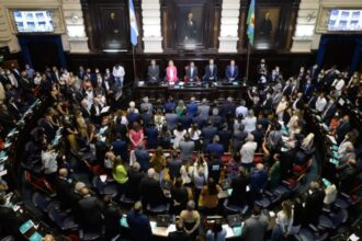 detras-de-la-boleta-unica-de-papel-en-buenos-aires:-el-casting-de-ocho-caras-conocidas,-los-18-legisladores-vetados-y-el-doble-desafio-para-los-intendentes