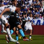 velez-le-gano-a-racing-con-un-cabezazo-de-braian-romero-sobre-el-final-y-mira-a-todos-desde-la-cima-de-la-liga-profesional