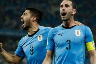 Diego Godín bancó a Luis Suárez tras las bombas contra Marcelo Bielsa y en Uruguay ya se habla de crisis en medio de las Eliminatorias