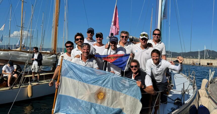 el-legendario-matrero-surco-el-mediterraneo-y,-con-la-bandera-argentina-en-alto,-quedo-entre-los-lideres-en-la-costa-azul