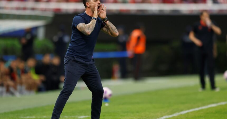 boca-gago,-horas-decisivas:-que-falta-para-lograr-la-desvinculacion-de-chivas-y-que-el-entrenador-viaje-a-la-argentina