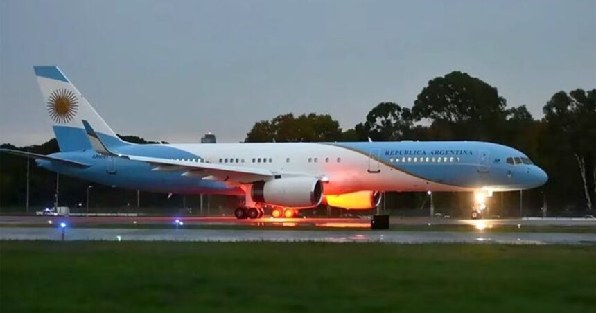 El avión presidencial llegaría en un mes tras la revisión y Milei viaja en un vuelo privado a Miami para ver a Trump