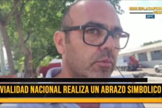 Trabajadores de Vialidad Nacional realizaron “abrazo simbólico” en protesta por medidas del gobierno nacional