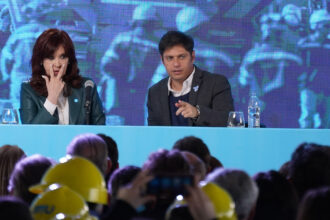 Axel Kicillof salió a defender a Cristina Kirchner antes del fallo de Casación: dijo que es inocente y la comparó con Perón, Frondizi y San Martín