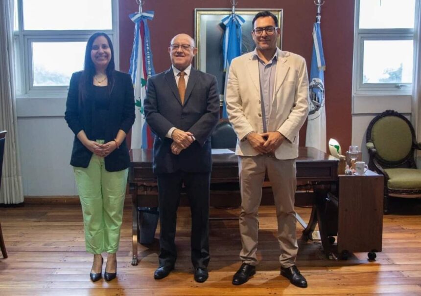 UNLaR: El rector Daniel Quiroga recibió a las autoridades electas para garantizar una transición ordenada