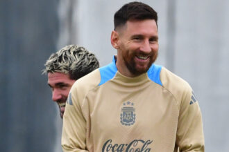 Con Messi y otros 19 jugadores, la Selección puso primera en Ezeiza para el último objetivo del año