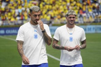 De Paul y Paredes hablaron del escándalo de Spreen en Deportivo Riestra: “Como Selección tenemos que dar el mensaje que no es el camino correcto”