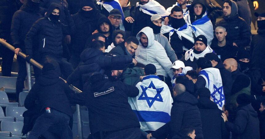 Pese a las fuertes medidas de seguridad, se produjeron incidentes con los hinchas de Israel en el empate ante Francia en París