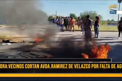 Cansados por la falta de agua, vecinos cortan la rotonda del Kartódromo