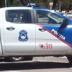 Robaron tres mochilas y un casco de un vehículo estacionado en barrio Cooperativa Canal 9