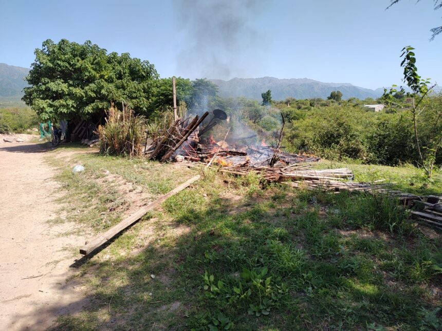 Se incendió un rancho en el Barrio Loma del Gitano