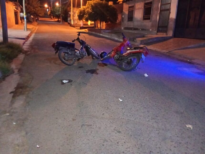 Choque entre dos motos en Barrio San Vicente, ambos conductores estaban en estado de ebriedad