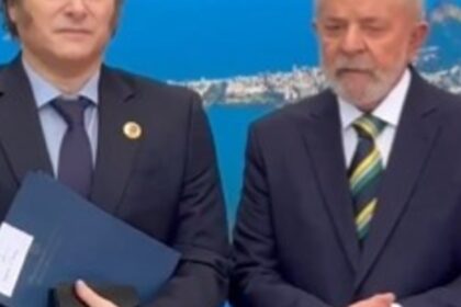 Javier Milei llegó a la Cumbre del G20: lo recibieron Lula da Silva y su esposa con un saludo frío y formal