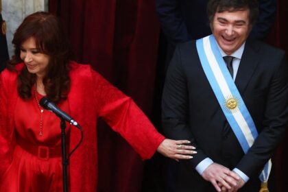 Los K ya le preparan una silla a Cristina Kirchner en Diputados y la pelea de los Menem con Santiago Caputo