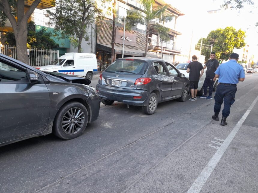 Accidente en cadena por Av. Perón y Rosario Vera Peñaloza