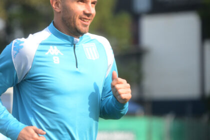 Maravilla Martínez, el hombre gol de Racing: el partido más importante de su vida y la chance de lograr un récord que no se da desde la década del 30