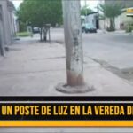 Lleva 27 años con un poste de luz en su garaje y EDELaR le pide 2 millones para retirarlo