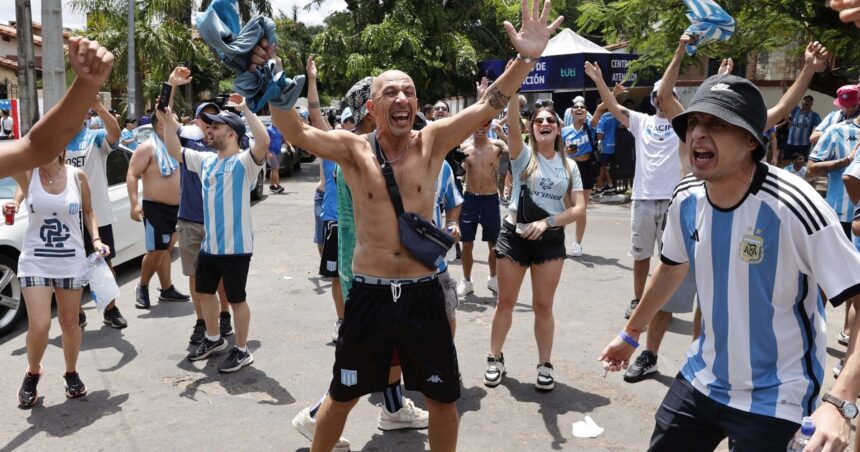 Todo listo para la final entre Racing y Cruzeiro: se abrieron las puertas del estadio y los primeros hinchas ingresan a La Nueva Olla