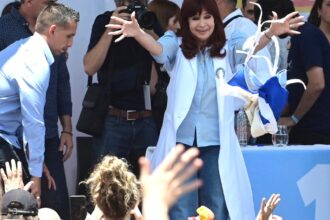 Denuncian a Cristina Kirchner por el adicional que cobraba por radicar su jubilación en Río Gallegos: piden que se recupere el dinero