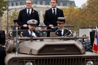 Gran Bretaña y Francia debaten la posibilidad de enviar tropas a Ucrania, pero escasean los recursos