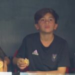 Thiago Messi, empanada, amigos y fútbol en el Coloso para ver el triunfo de Newell’s ante Independiente, sin papá Lionel