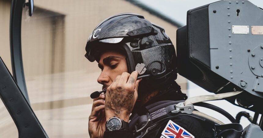 Lewis Hamilton cumplió un sueño de su infancia: fue astronauta por un día y experimentó la fuerza de un despegue espacial