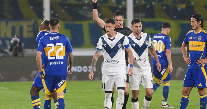 Boca, Luis Advíncula y otra expulsión inexplicable en una eliminación: una racha de juego brusco que incluye a Marcos Rojo y Frank Fabra