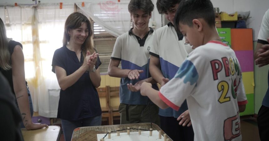 Aprendizaje autodidacta y trabajo colaborativo: las claves de una docente cordobesa para potenciar la creatividad de los estudiantes