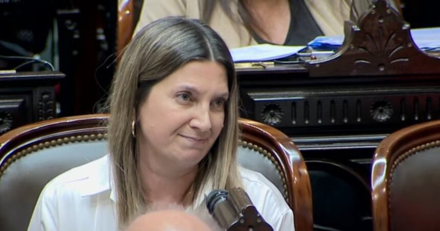 Javier Milei y sus medidas, EN VIVO: el Presidente chateó con Silvia Lospennato, mentora de la Ficha Limpia, para impulsar juntos un nuevo proyecto, con cambios