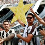 Botafogo y el festejo de la Copa Libertadores: el color de los hinchas brasileños en el Monumental, donde sólo faltó el “Dale, campeón”