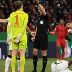 Manuel Neuer sufrió la primera expulsión de su carrera por una jugada similar a la de Higuaín en el Mundial 2014: Bayern Munich, afuera de la Copa de Alemania