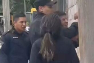 Una mujer descargó toda su furia contra un ladrón que le sustrajo el celular: “Todos los días dejo a mi hijo para que vos vengas a robarme”