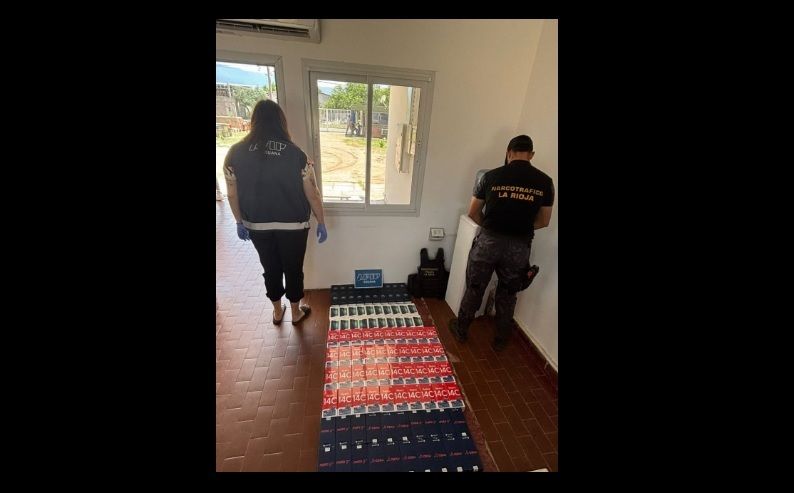 Joven es detenido con celulares valuados en más de 50 millones de pesos