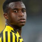 Escándalo con Youssoufa Moukoko: el padre de la promesa del Borussia Dortmund y la selección de Alemania asegura que mintieron con su edad