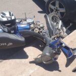 Choque entre una moto y un auto en el cruce de Flor del Aire y Capricornio